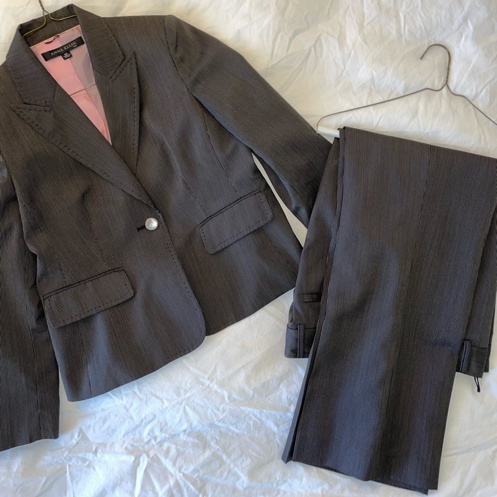 Vintage Anne Klein women’s suit size 6 petite
